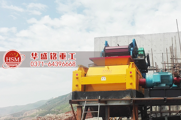 外貿(mào)訂單再創(chuàng)佳績(jī)，輥式破碎機(jī)出口國外。 